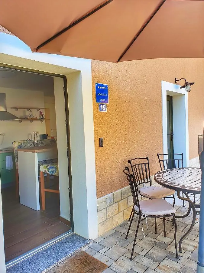 Bed & Breakfast Daniela Veleniki 3*,  Croatia