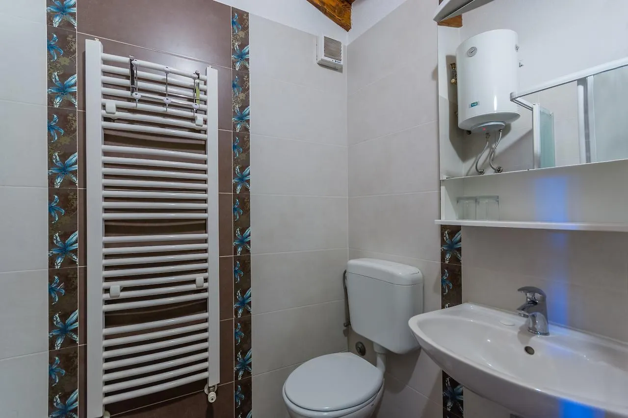 Bed & Breakfast Daniela Veleniki 3*,